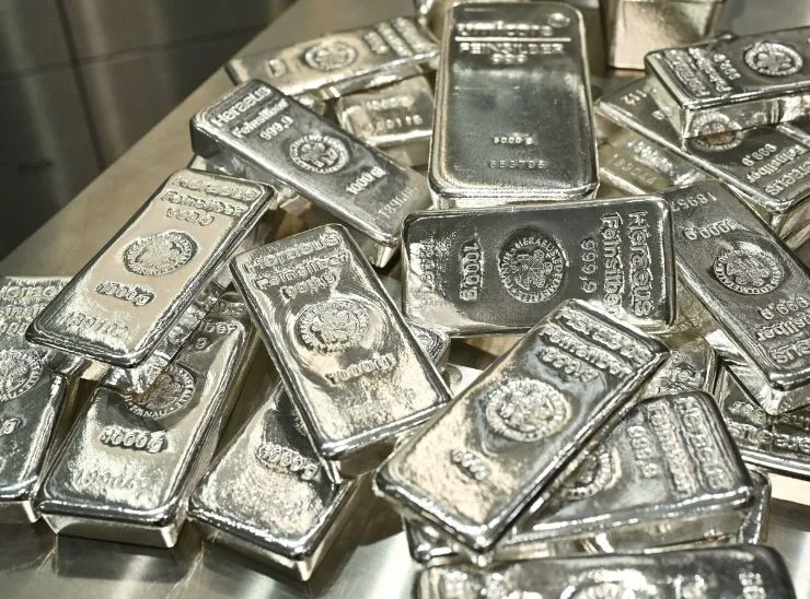 Silver Rate: चांदी ने बनाया नया रिकॉर्ड, 2 लाख से बस एक कदम दूर