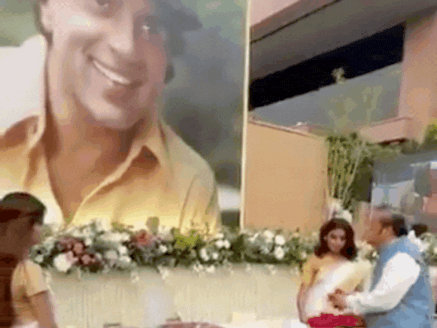 Celebrities Attend Dharmendra's Prayer Meet in Mumbai