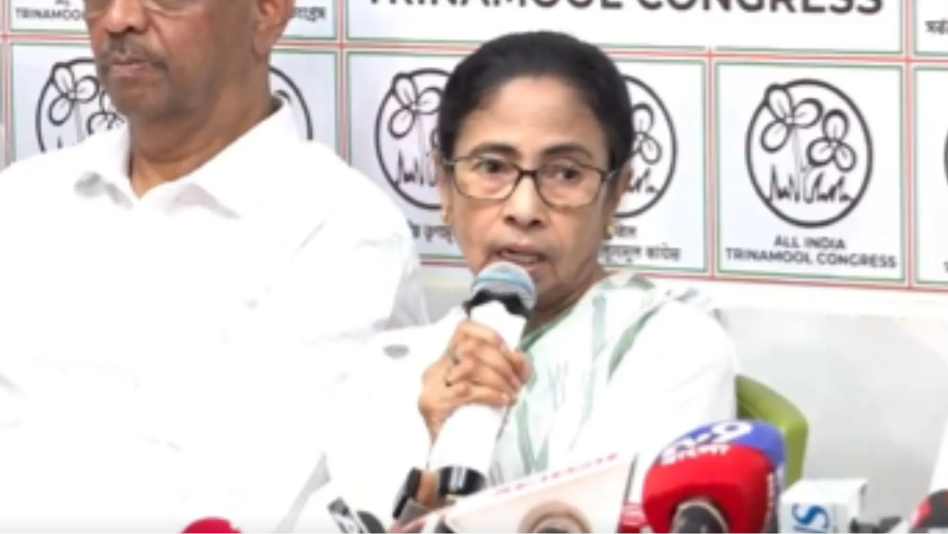इस तरह का चुनाव नहीं देखा- प बंगाल में हार पर बोलीं ममता बनर्जी