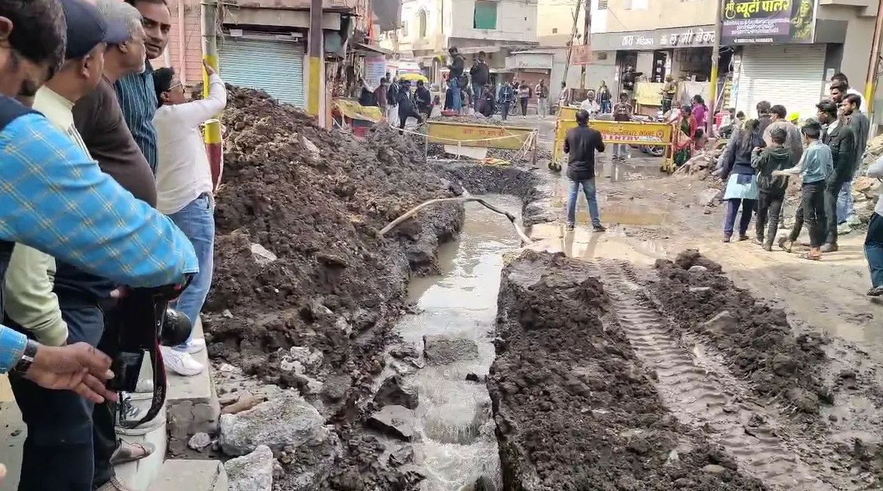 इंदौर के भागीरथपुरा में नर्मदा जल परीक्षण बना मुसीबत